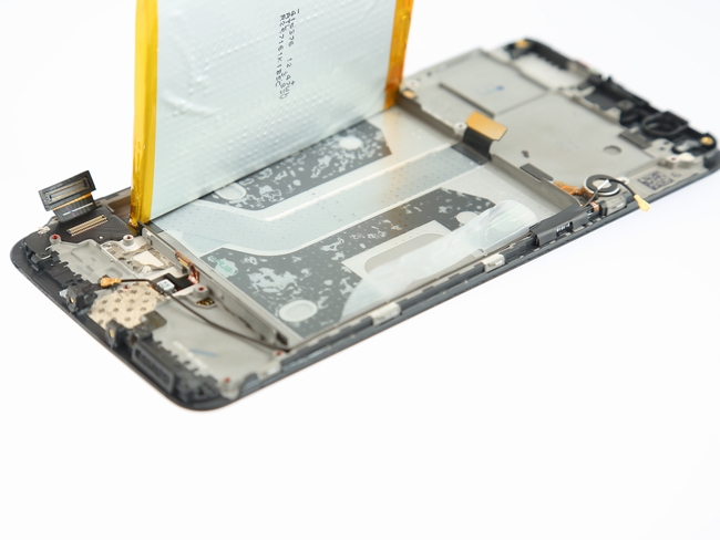 1498381648_oneplus-5-teardown-11-600x400.jpg