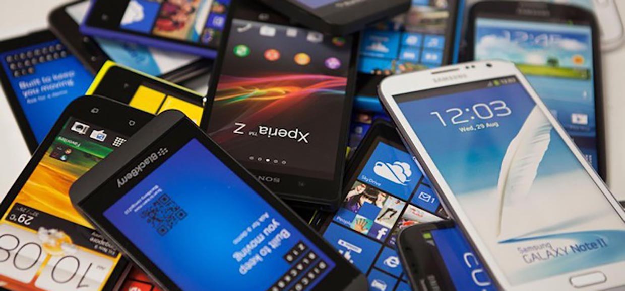 Куда деть старый смартфон.10 интересных идей Куда деть старый смартфон.10 интересных идей